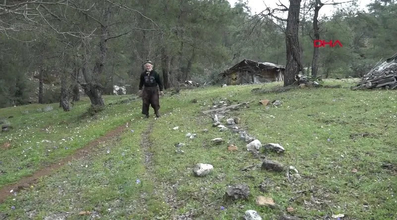 Keçileri çalınınca insanlar küstü, 17 yıldır dağda yaşıyor