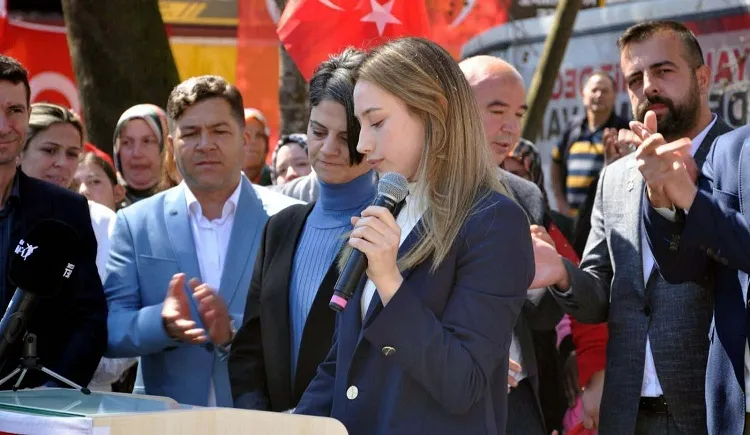 22 yaşındaki Zeynep, Türkiye