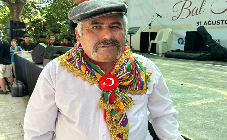 30 saniyede 1 kilo bal yedi