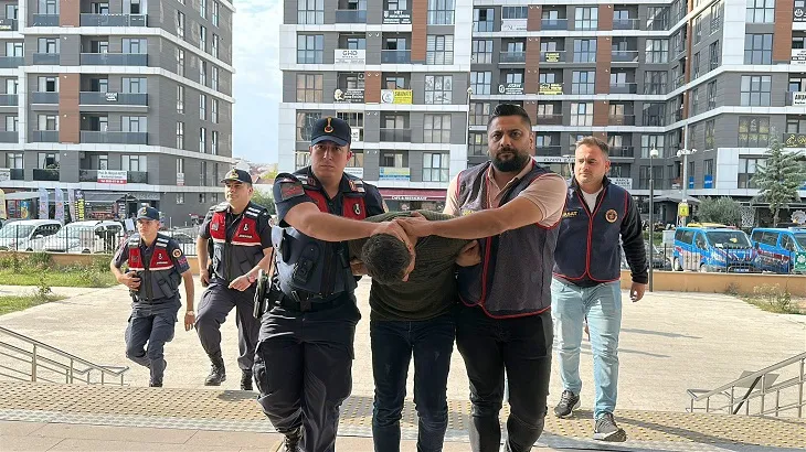 Babasını hunharca öldürüp 4 parçaya ayırdığı cesedini dereye atmış