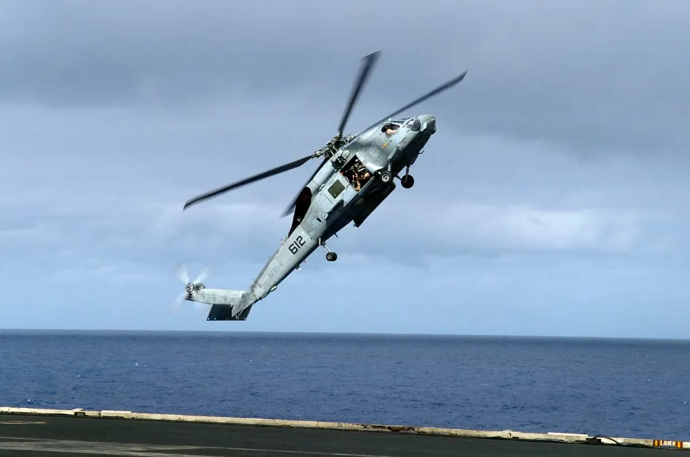 ABD helikopteri ve savaş uçağı Güney Çin Denizi’nde düştü