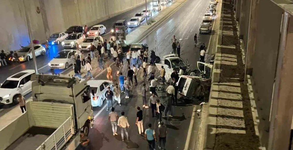 Şanlıurfa’da zincirleme kazada yaralanan sürücü kurtarılamadı