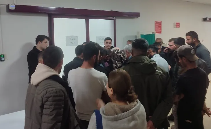 Kargo aracının çarptığı 2 yaşındaki Miran, ağır yaralandı