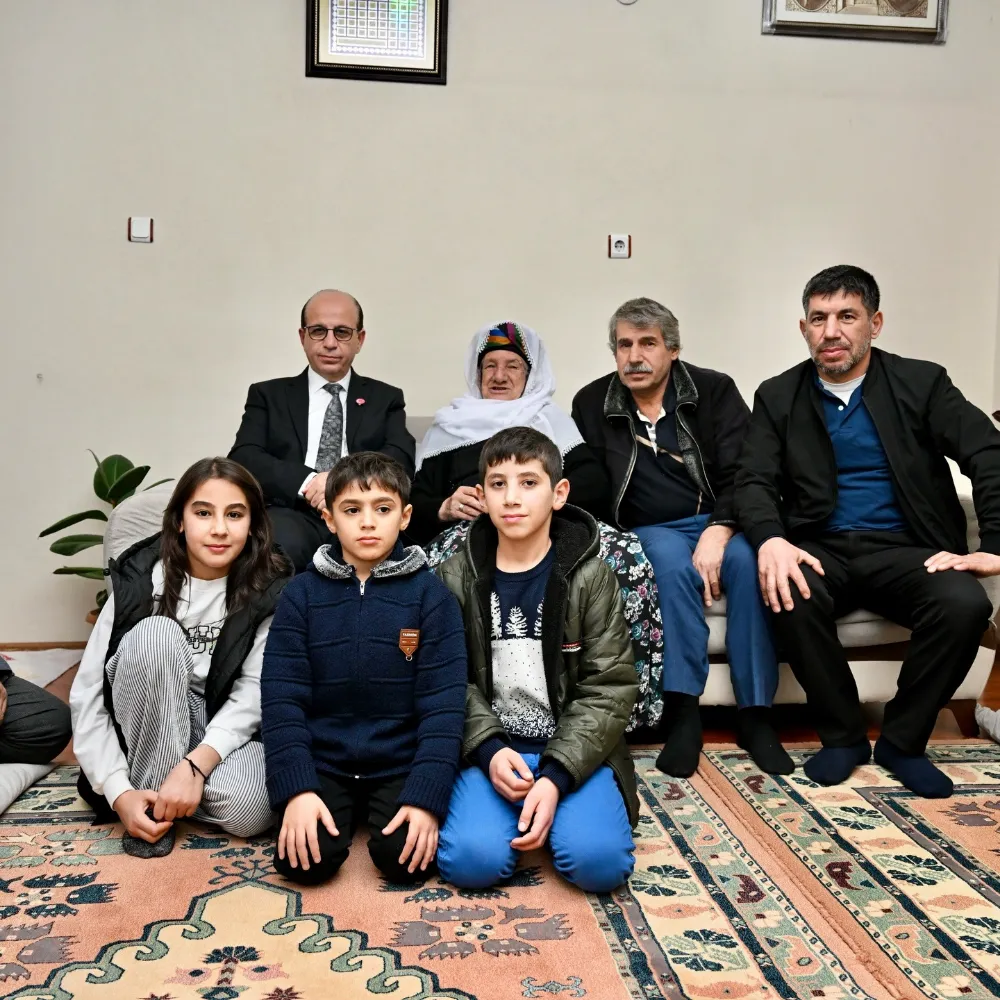 Başkan Geçit’ten Dört Kuşağın Bir Arada Yaşadığı Aileye Ziyaret!