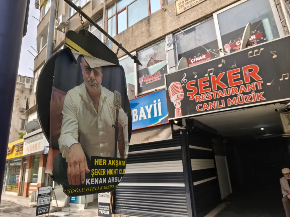 Solist Kenan Aslan, hesabı ödemeyince mekandan atılan şahıs tarafından öldürüldü