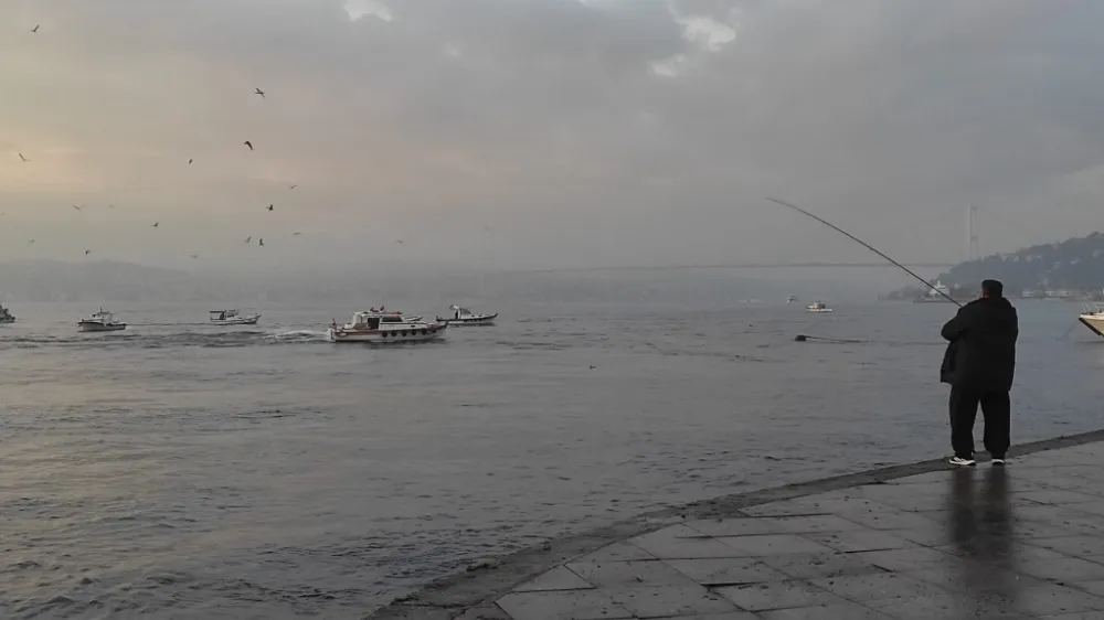 İstanbul Boğazı sis nedeniyle gemi trafiğine kapatıldı