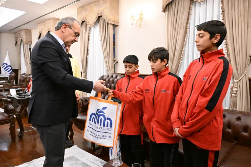 Milli Takıma Seçilen Hokeycilerden Vali Serdar Yavuz’a Ziyaret