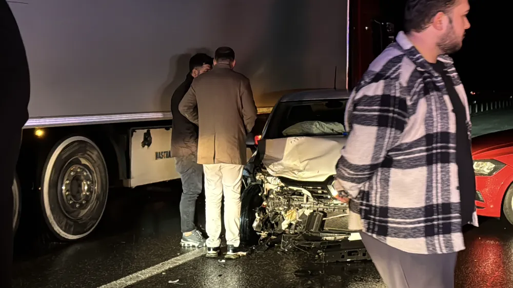 Kaza yapan alkollü sürücü, ağaçlık alana silah saklarken yakalandı