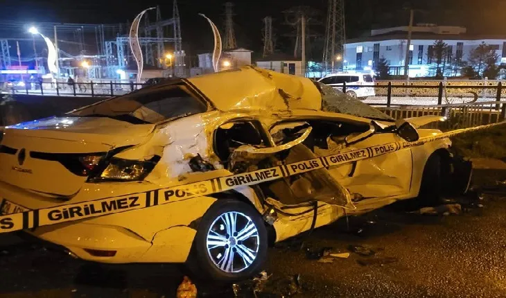 Giresun’da otomobiller çarpıştı; 2 ölü, 3 yaralı