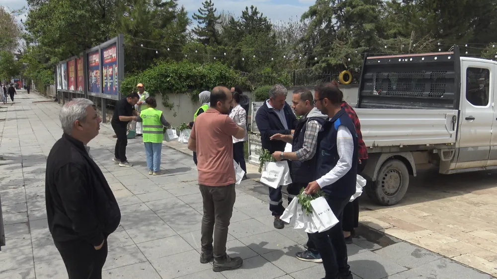 Malatya’da vatandaşlara binlerce sebze fidesi dağıtıldı