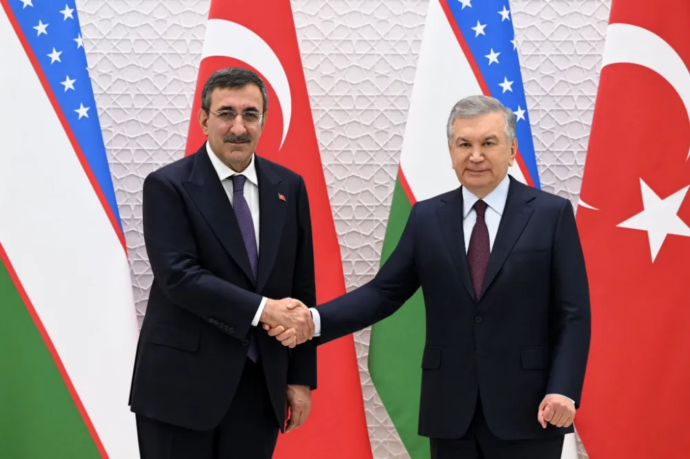 Cumhurbaşkanı Yardımcısı Yılmaz, Özbekistan Cumhurbaşkanı Mirziyoyev ile görüştü