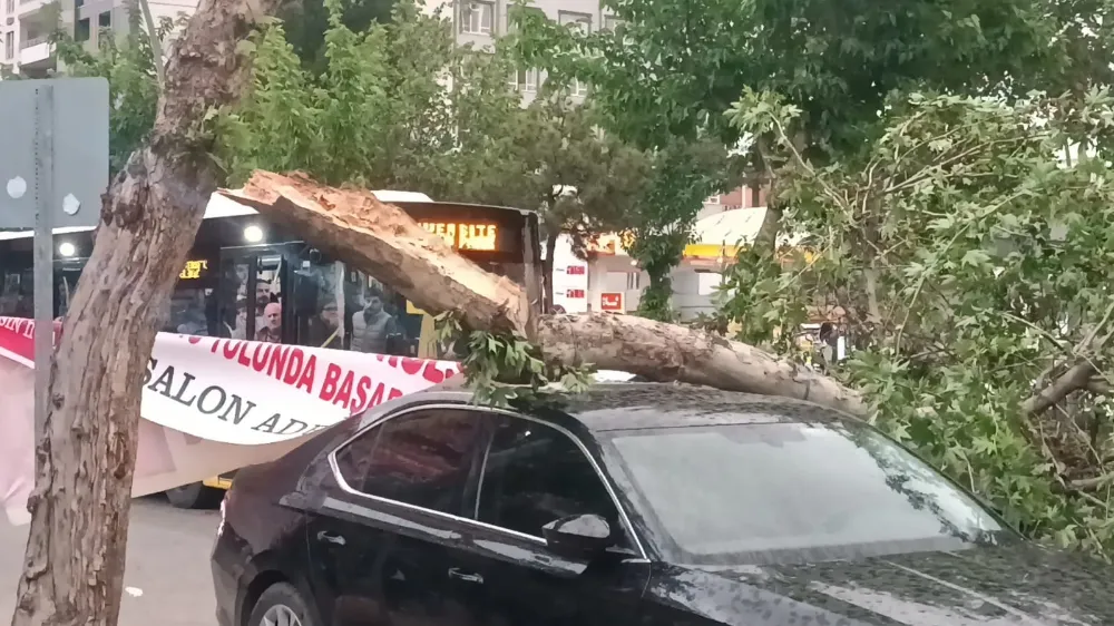 Fırtına Diyarbakır ve Batman’da ortalığı savaş alanına çevirdi
