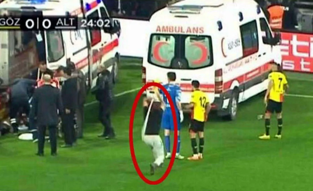 Kaleciye korner direğiyle vuran sanığın cezası belli oldu