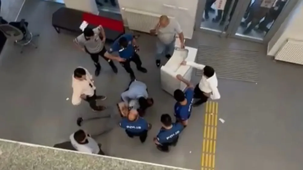 Bıçakla bankayı soymaya çalışan şahıs,suçüstü yakalandı