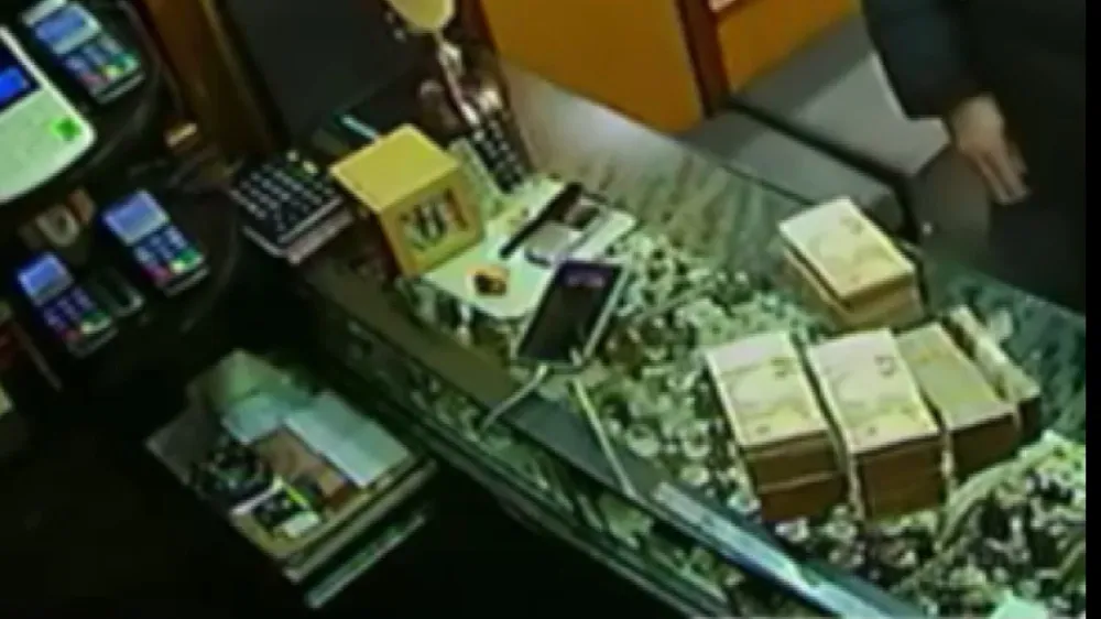 Yüksek kar vaadiyle 17 kişiyi bir buçuk milyar dolandırdılar