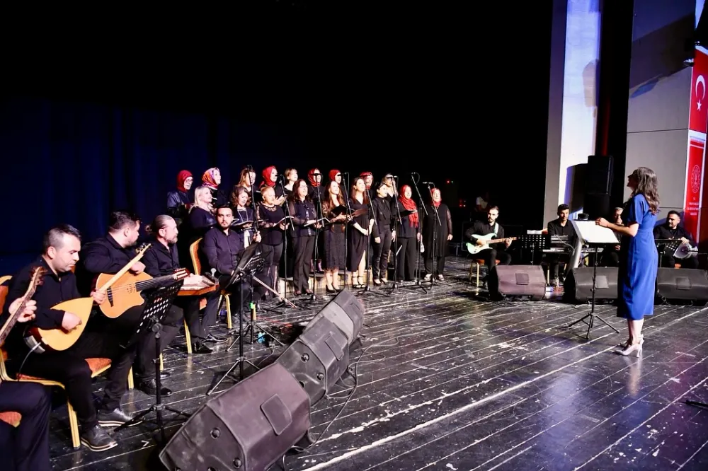 Yeşilyurt’ta Kadın Korosunun ‘Anneler Günü’ Konseri, Büyük İlgi Gördü