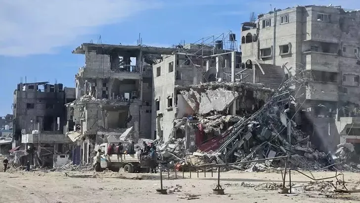 İsrail, insani yardım noktasına saldırdı ; 30 ölü, 175 yaralı