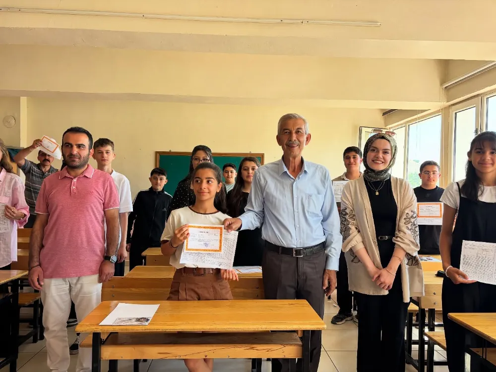 Başkan Cömertoğlu,Arapgir’de çocukların karne heyecanına ortak oldu
