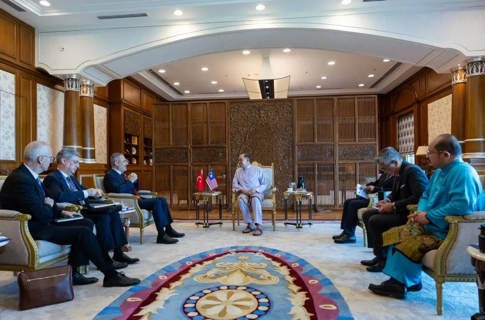 Bakan Fidan, Malezya Başbakanı Enver İbrahim ile görüştü