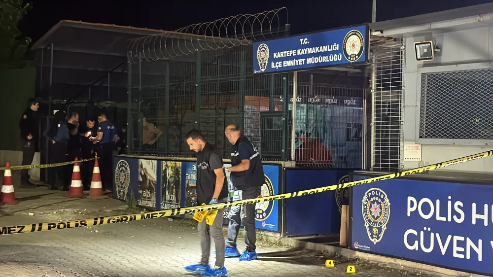 Kocaeli’de ilçe emniyet müdürlüğü önünde silahlı kavga; 2 yaralı