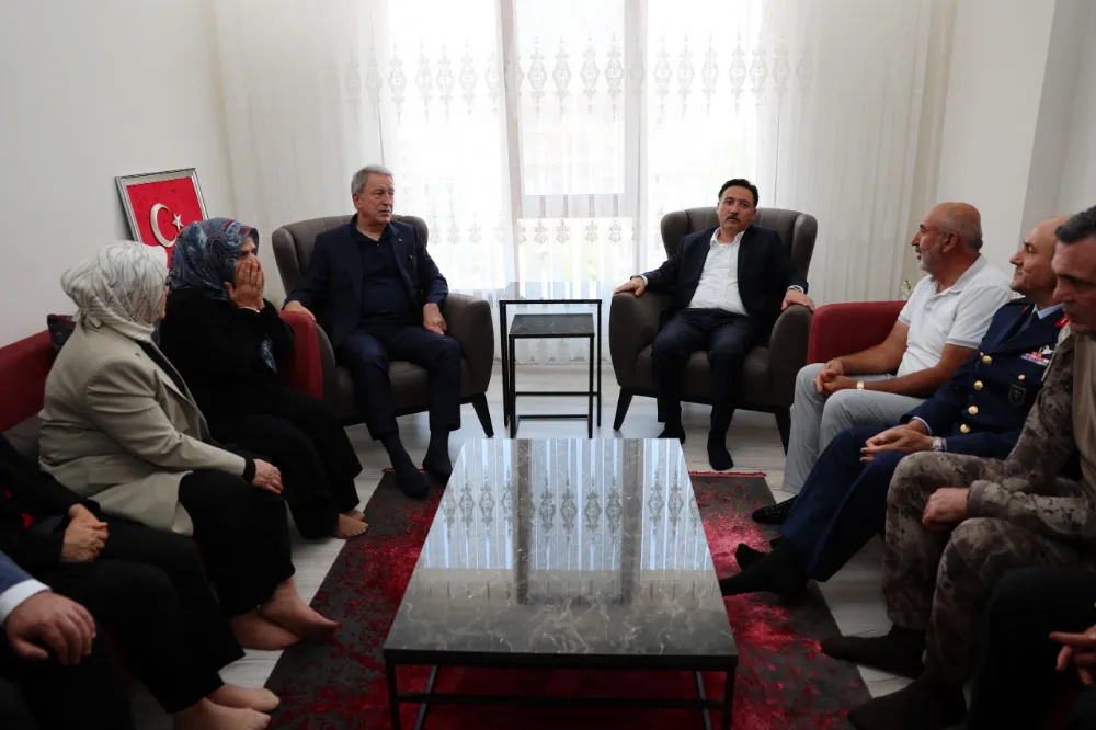 Kayseri protokolü 15 Temmuz şehitlerinin ailelerini ziyaret etti