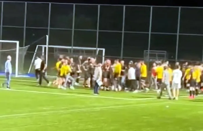 Köy turnuvasında futbolcular tekme tokat birbirine girdi
