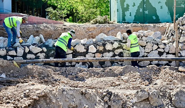 Yeşilyurt’ta trafik akışını rahatlatacak çalışmalara hız verildi