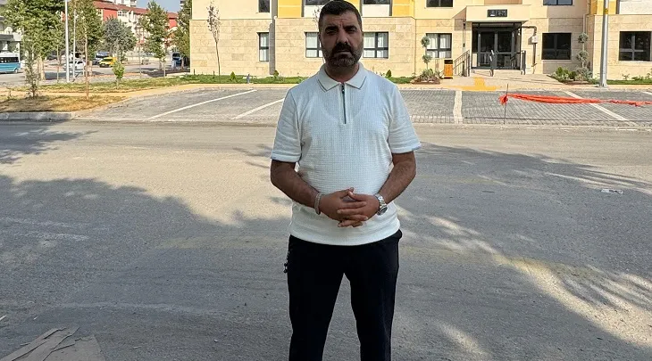 Başkan Akkaya : Anahtarı verdiniz,konutlar hazır,vatandaş niye taşınamıyor