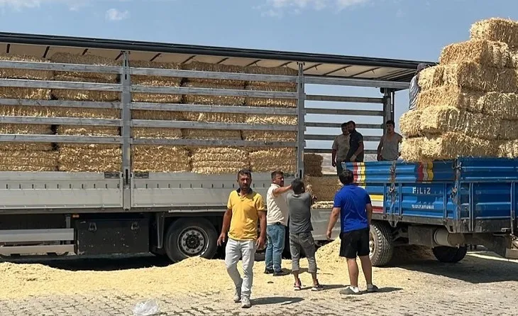 Çankırılı çiftçilerden, Karabüklü hayvan sahiplerine saman yardımı