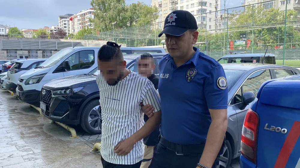 Kahvehanede bir kişiyi demir sopalarla darbeden 3 kişi gözaltında