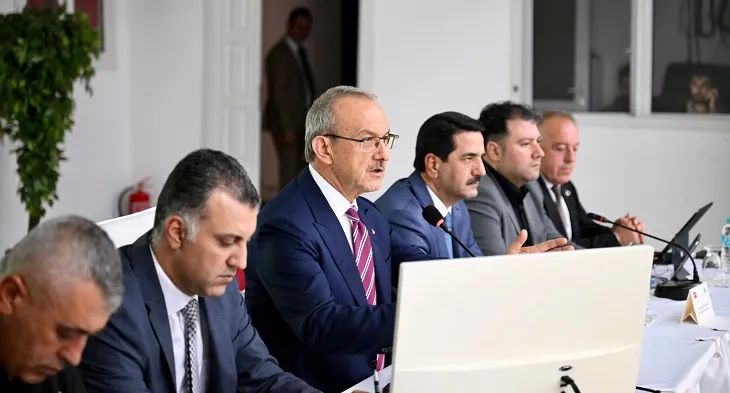  Vali Yavuz : Doğru bildiklerimizden taviz vermeden hareket etmek zorundayız