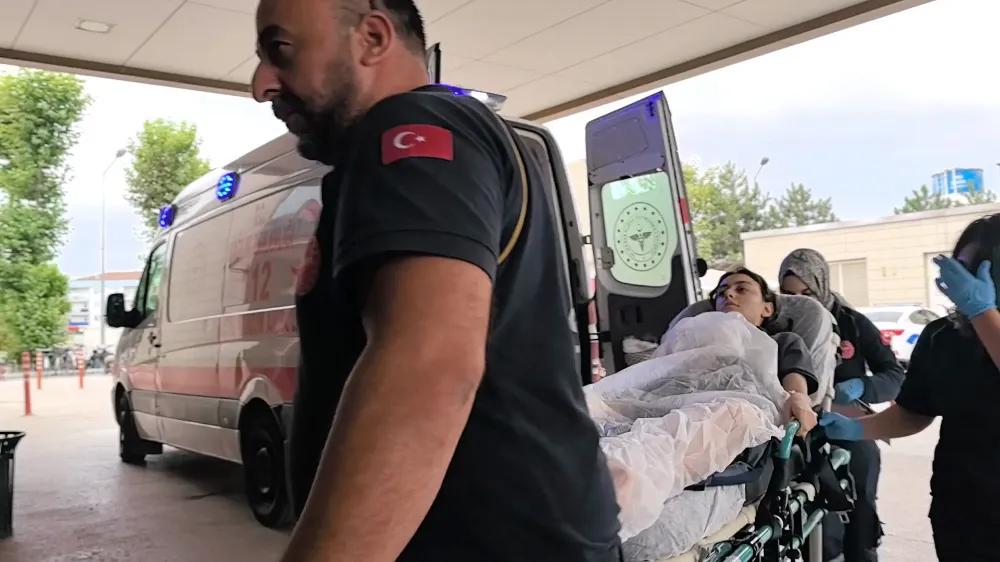 Bacaklarına kaynar su dökülen kadın market çalışanı yaralandı