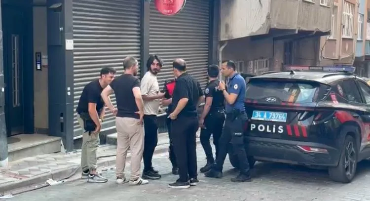 Sultangazi’de denetim yapan polis ekibine bıçak çeken şüpheli yakalandı