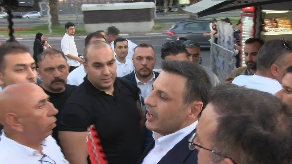 Özgür Çelik, ifade vermek üzere İstanbul Emniyet Müdürlüğü