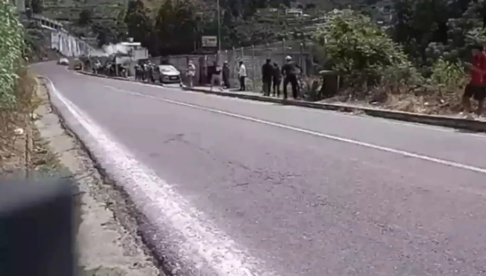 Ralli yarışında araç seyircilerin arasına girdi 2 ölü, 18 yaralı