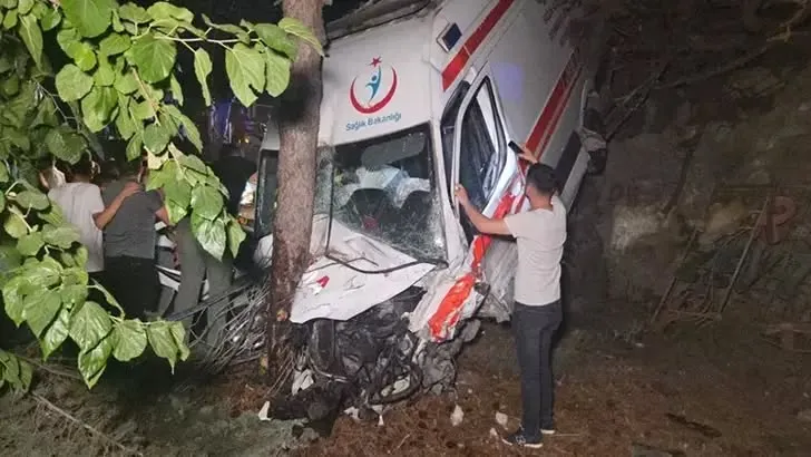 Hasta nakil ambulansı ile çarpışan kamyonetin şoförü gözaltında