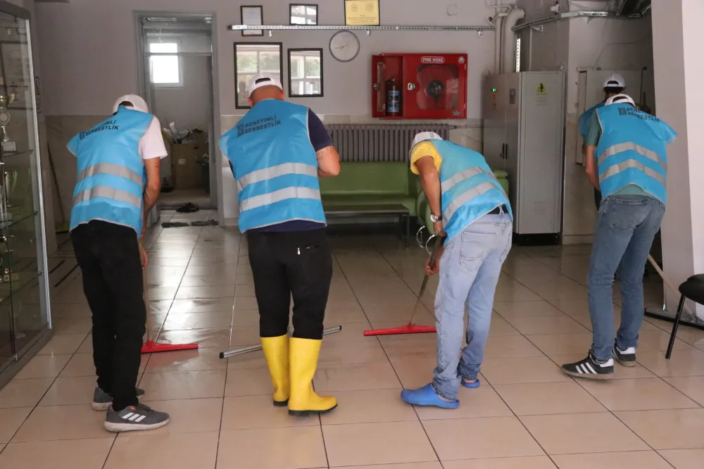 Denetimli serbestlik yükümlüleri okulların tadilatını ve bakımını yaptı