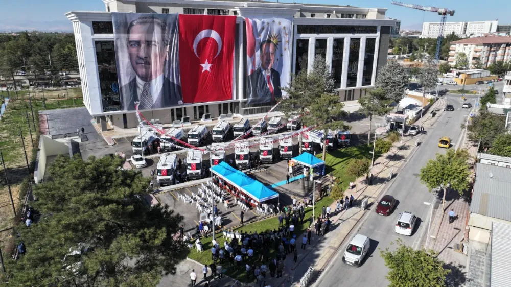 Yeşilyurt Belediyesi kesintisiz hizmet için 21 yeni temizlik aracını filosuna kattı